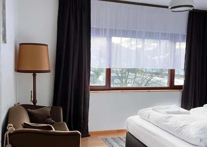 לינה וארוחת בוקר Casa Ema Austria 3*